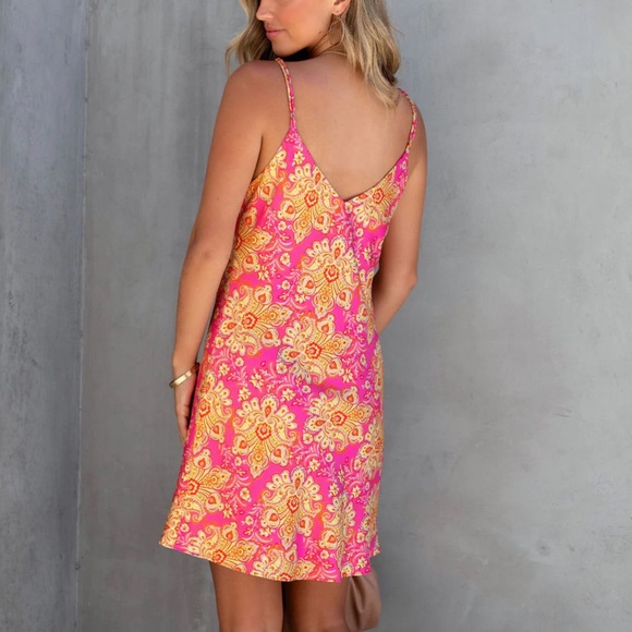 VICI | Ambitious Women Dress - Picture 4 of 11